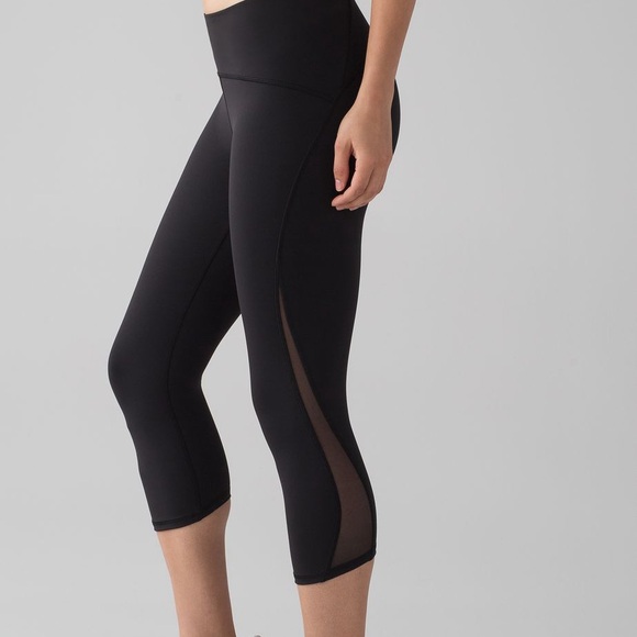 Lululemon Train Times Crop (17"), Size 6, EUC - Picture 1 of 11